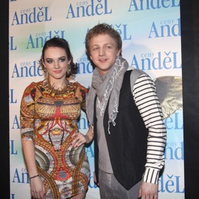 Ewa Farna a Tomáš Klus před lety na Andělech. Tyhle šaty Ewa nevychytala.