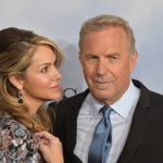 V tu chvíli už bylo jasné, že o žádný hladký rozvod nepůjde. Herec byl v šoku, a to zvlášť ve chvíli, kdy po něm manželka začala vyžadovat astronomické výživné na jejich tři děti.