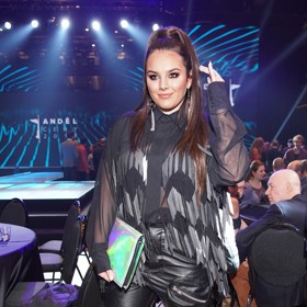 Ewa Farna a její podivný outfit v roce 2018.