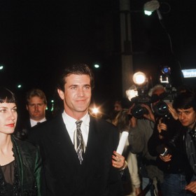 Robyn povila herci sedm dětí - jednu dceru a šest synů. V roce 2009 jí ale došla trpělivost a poté, co se dověděla, že Melova milenka Oksana Grigorieva čeká dítě, požádala o rozvod. Dnes žije v ústraní a díky deseti miliardám korun nemusí do smrti pracovat.