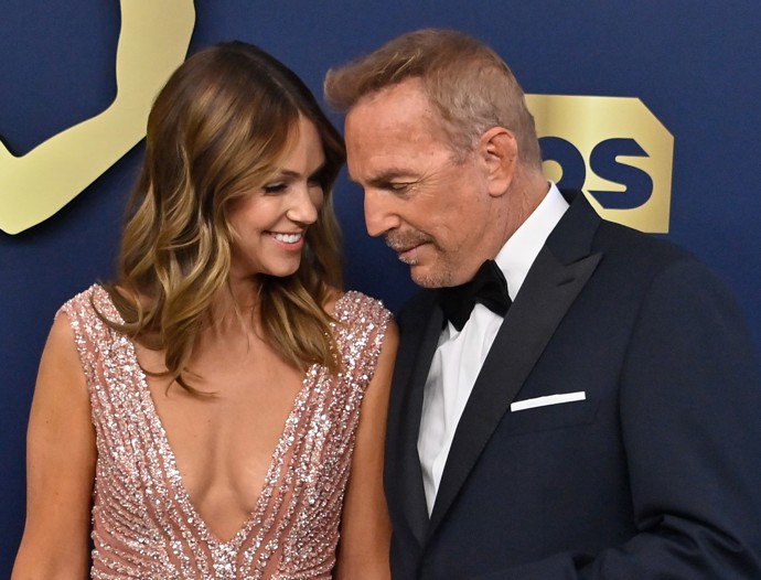 Po svém choti chtěla prostředky, které by jí a dětem zajistily bydlení na srovnatelné úrovni.