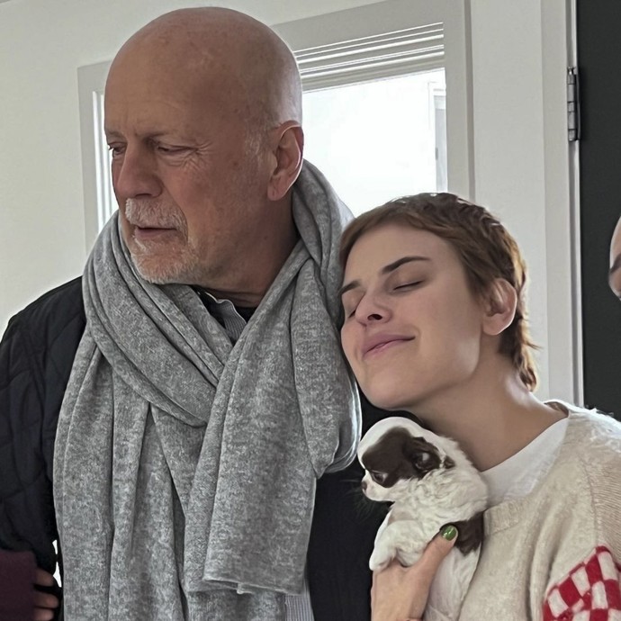 Třetí dcera Bruce Willise Tallulah v listopadu přiznala, že stále cítí tátovu lásku a je ráda za každý den, kdy se hercův stav nemění k horšímu.