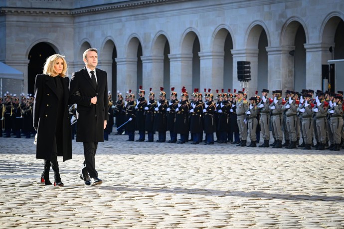 Emmanuel Macron nechává své ženě na postu první dámy volné pole působnosti. Rozhodně nechce, aby byla jen jeho přívěskem, ale mohla se volně realizovat.