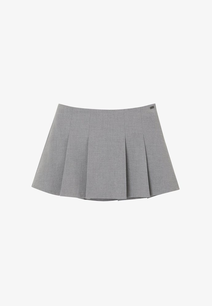 Mikromini s jednoduchými sklady, Pull&Bear, 549 Kč