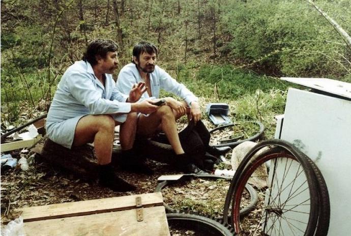 Obsadit do filmu Lasicu a Satinského byl oříšek. Oba měli zákaz činnosti.