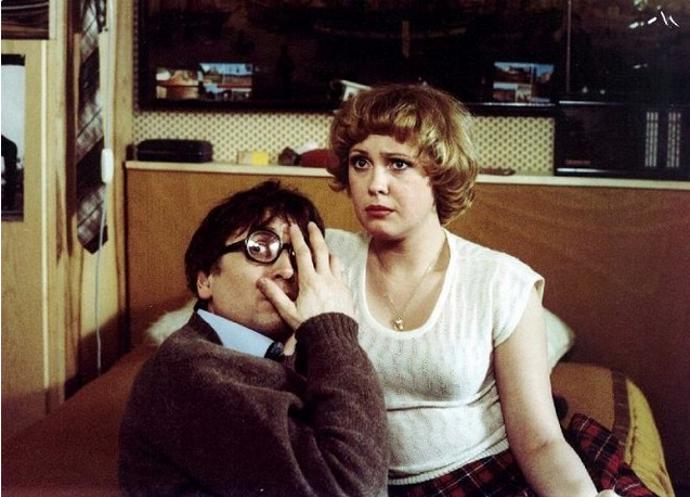 Naďa Konvalinková měla z nahé scény celkem strach. Musel ji k tomu donutit až režisér Oldřich Lipský.                                                                                                                                      