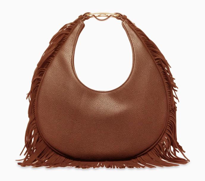 Velmi podmanivý tvar půlměsíce díky třásním ještě lépe vynikne. (Marella, 3 390 Kč)