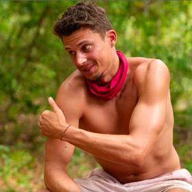 Společně s ní má jet i její přítel Sebastian.