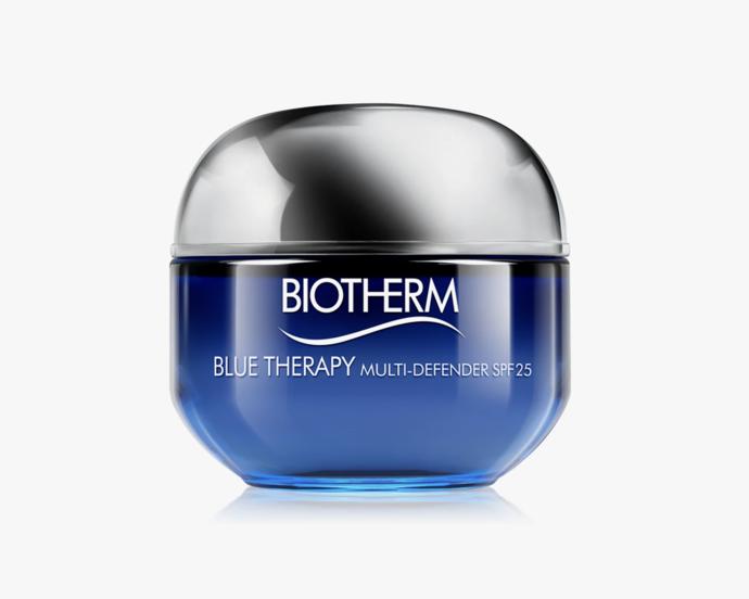 Efektivní boj s vráskami vyžaduje pravidelnou a důkladnou péči. Zkuste třeba krém proti vráskám pro zralou pleť, Biotherm, 1 790 Kč