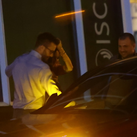 Tereza Ramba s manželem odjížděli taxíkem.