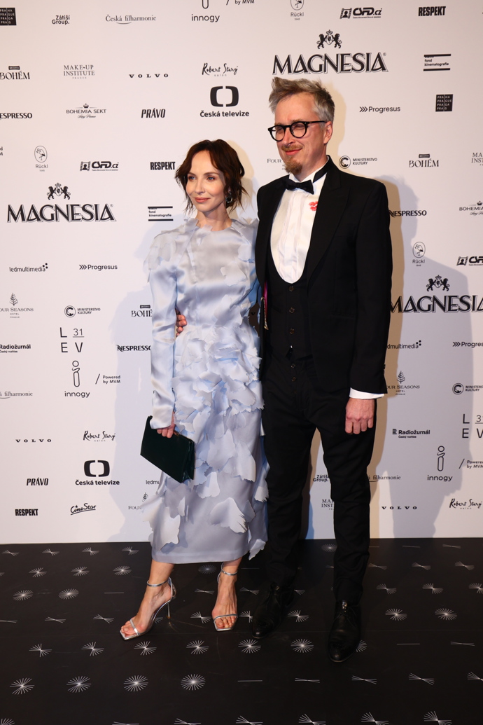 Jana Plodková překvapila na Českých lvech tmavými vlasy. 