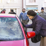 Pro Petra bylo horší, když jej přejela jeho manželka Eva (Markéta Tanner).