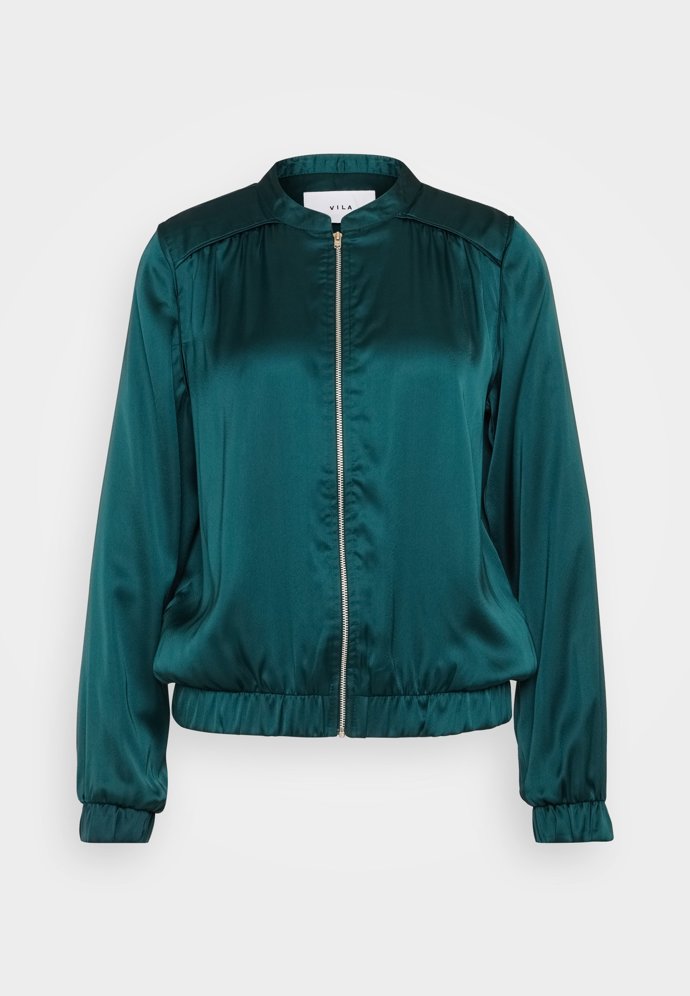 Eleganci podtrhne také podmanivý odstín. (Vila, 899 Kč)