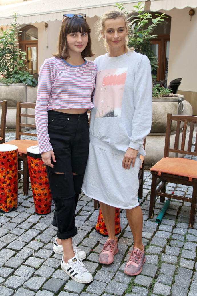 Dcera Ivany Jirešové, Sofie, v dospívání také experimentovala se střihem a barvou vlasů.