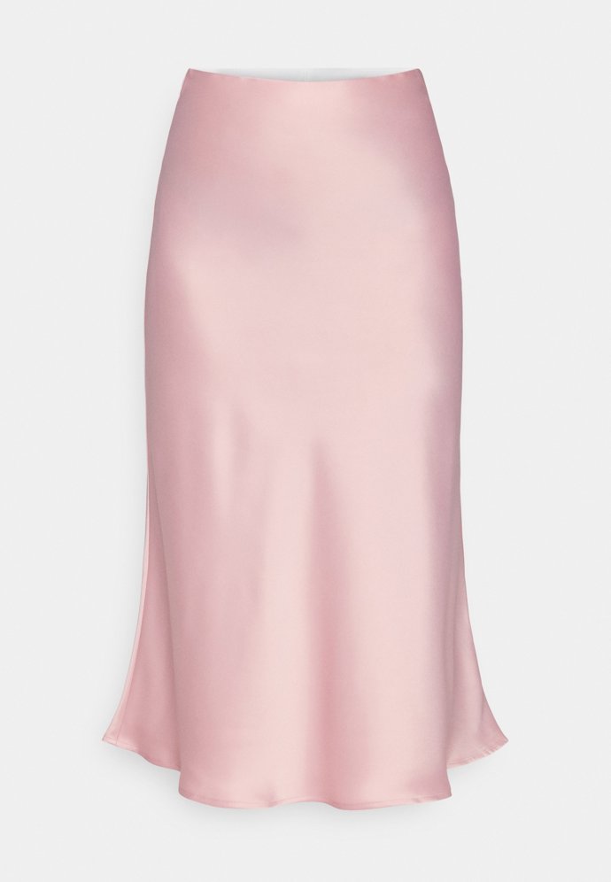Když satén, tak růžový. No není neodolatelná? (Sukně, YAS,  1 280 Kč)