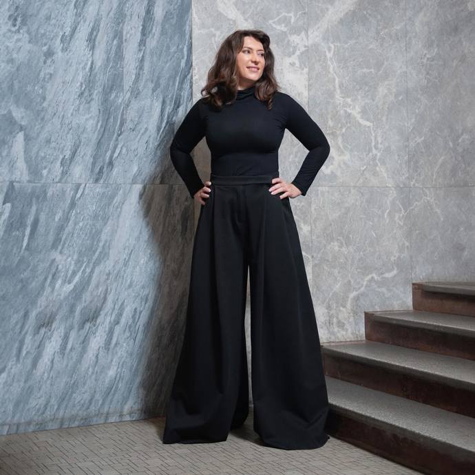 Aktuálně jsou podle Martiny Pipkové Loudové trendy široké kalhoty.