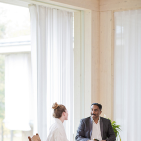 Pokud byste do tajů ájurvédy chtěli proniknout detailněji, je žádoucí nechat se vyšetřit jejím lékařem. Ten zjistí vaši dominantní dóšu a poměr těch ostatních a vydá doporučení šité vám přímo na míru.