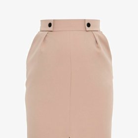 Zvýšený pas sileutě pouzdrové sukně velmi svědčí. (Awesome Apparel, 1 589 Kč)