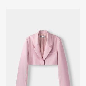 Růžové krátké sako, Bershka, 799 Kč.