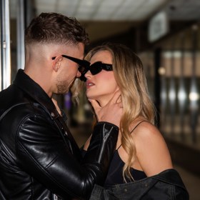 Zprávu o novém vztahu zveřejnil před pár dny na sociálních sítích. "Každému bych přál tohle najít," napsal pod příspěvek. 