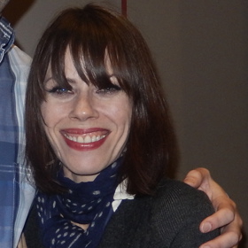 Herečce Fairuze Balk není čarodějnictví cizí. Buď hraje čarodějky, nebo osoby, které se o ně zajímají. Když točila film Čarodějky, inspirovala se u majitelů losangeleského okultního obchodu. Když se pak dozvěděla, že by ho měla nahradit čínská restaurace, rozhodla se ho z honoráře za film koupit, a tím pádem i zachránit. Za to si vysloužila více než dvě desetiletí fám a pomluv.