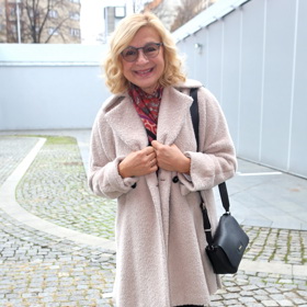 Vedle černé nosí Jana Paulová ráda i světlé a krémové tóny.