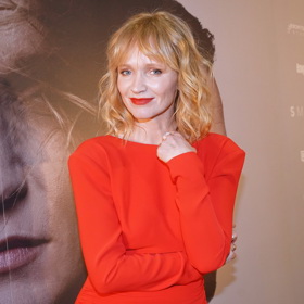 Herečka Aňa Geislerová nosí trendy odstín jahodové blond už léta a je pro ni doslova typický.