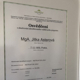 Detail osvědčení Jitky Asterové - lektorky jógy.