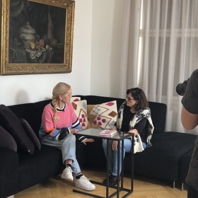 Jitka Asterová pozvala magazín Lifee na návštěvu domů a redaktorce Šárce ukázala kouty svého bytu.