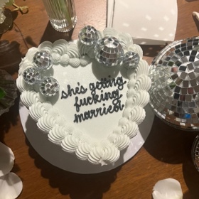 Na rozlučce byl i rozlučková dort.