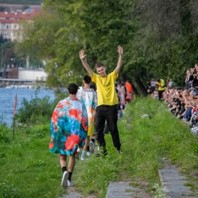 Módní návrhář Jan Černý je současnou hvězdou českého módního světa.