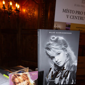 Fotograf Ivety Bartošové Miloš Schmiedberger vzpomíná na zesnulou zpěvačku. 