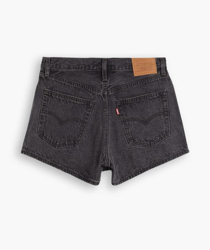 Zezadu byste v ní sukni nehledali. (Levi's, 1 990 Kč)