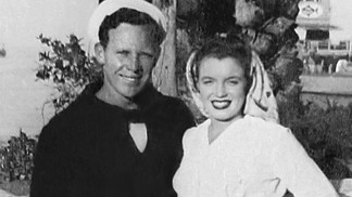 Marilyn Monroe a James Dougherty (první manžel).