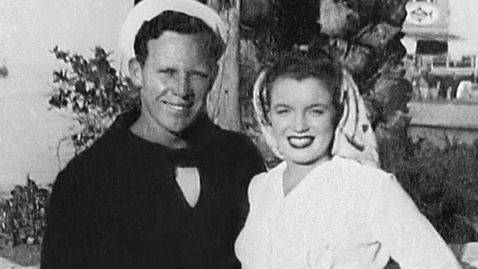 Marilyn Monroe a James Dougherty (první manžel).