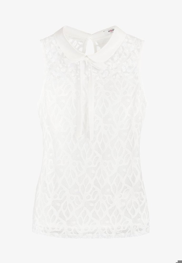 Halenka s  límečkem Morgan využívá prvku transparentního šifonu obdařeného krajkovým motivem. (1 090 Kč)