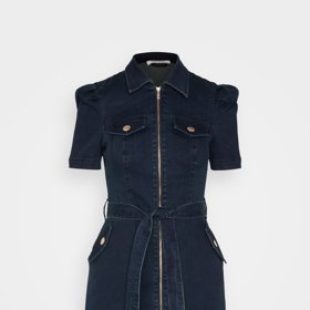 Šaty na tělo, Morgan, 2 390 Kč.