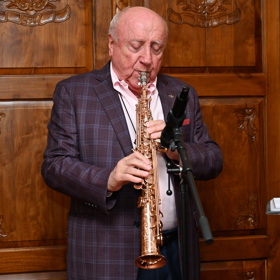 Felix Slováček je úspěšný muzikant, takže umí vydělat velké peníze.