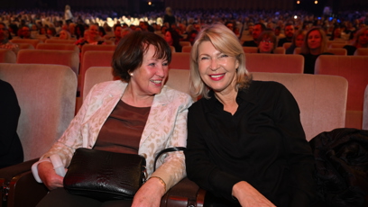 FOTO: Helena Harabinová se starší sestrou.