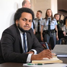 Dominik Feri se ven ještě nepodívá.