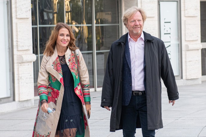 Maroš Kramár s partnerkou. 