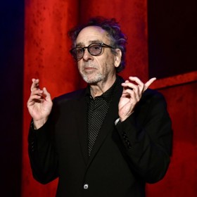 Legendární režisér Tim Burton už netvoří pár s Monicou Bellucci.