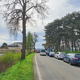 Nehoda si vyžádala tři mrtvé a osm zraněných