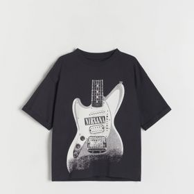 Nirvanu mohou na hrudi nosit i ti nejmenší. (Reserved Kides, 279 Kč)