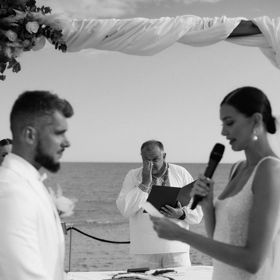 Karolína Kopíncová se vdávala na pláži v Itálii. Svatba byla jako z pohádky. 