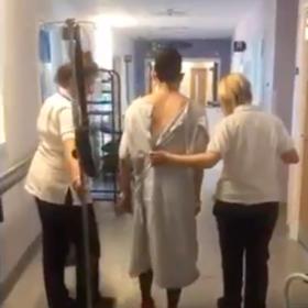 Aaron Abby porazil rakovinu ve 3. stadiu. Jeho životní příběh je skutečně silný. 