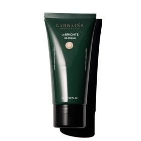 Nekomedogenní BB krém s širokospektrální ochranou proti UVA i UVB záření s olivovým podtónem. (Labrains, puredistrict.cz, 1 545 Kč/50 ml)