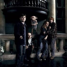 Warwick Davis hrál vždy malé skřítky.