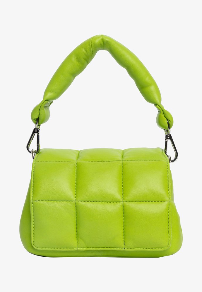 Kabelka z umělé kůže, Stylism, 1 699 Kč.