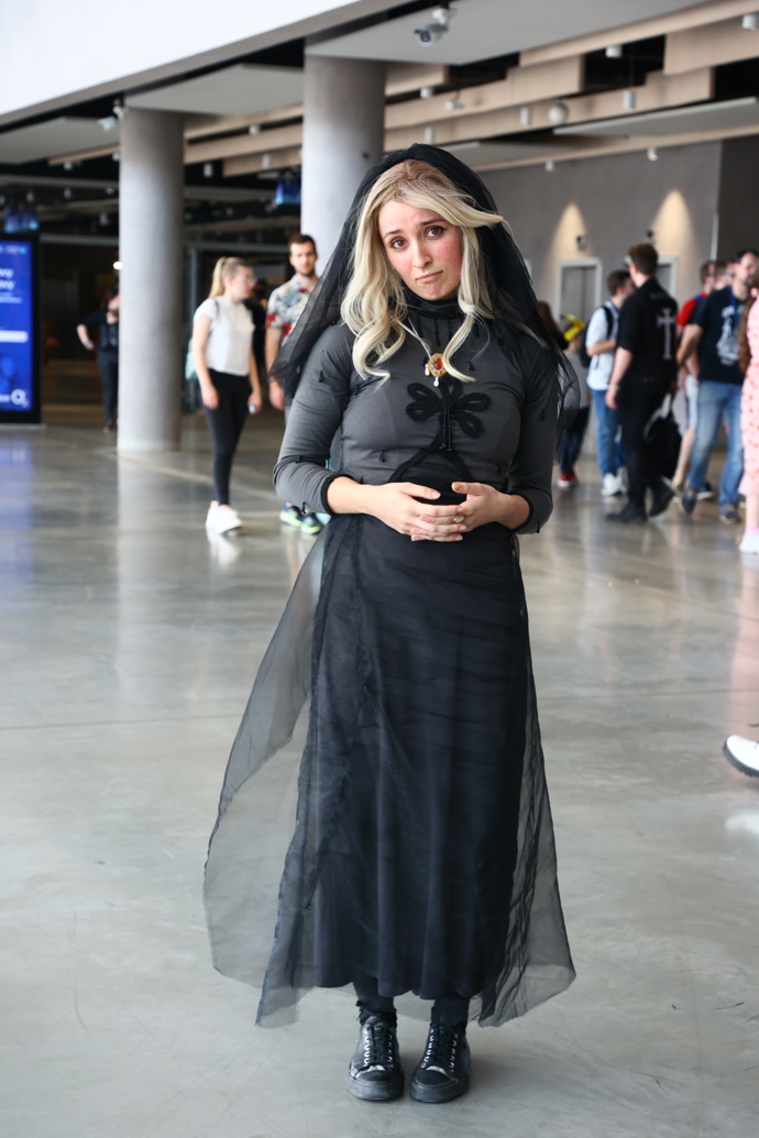 Helenka Vondráčková ve své typické roli Šíleně smutné princezny.
